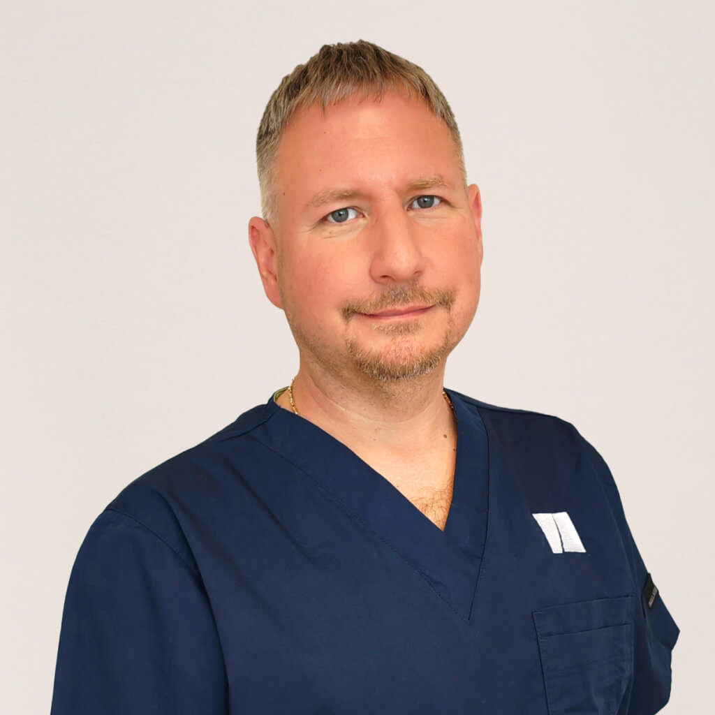 PHAEYDE Clinic Bratislava - Transplantácia vlasov -  Dr. András Lendvai